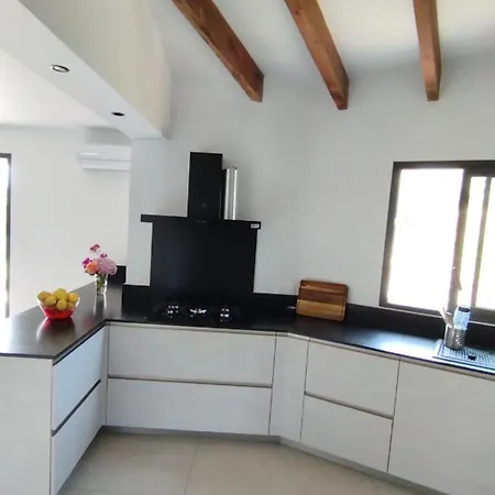 Charming With Pool Βίλα Bastelicaccia