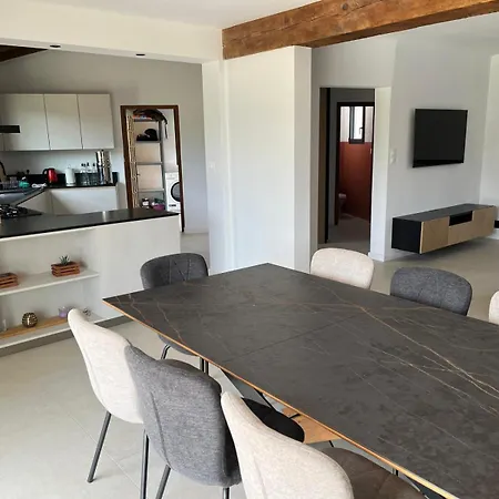 Βίλα Charming With Pool *