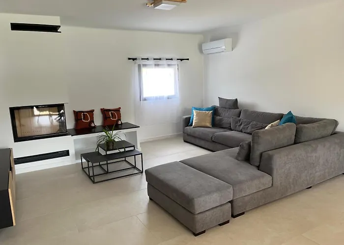 Charming With Pool Villa Bastelicaccia